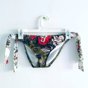 Lucky Brand camouflage tattoo tie side bikini bottoms Small